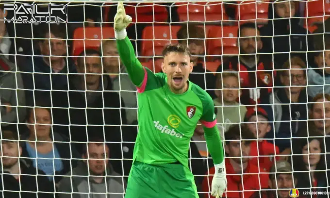 Ionuț Radu debutează cu dreptul în Premier League pentru Bournemouth